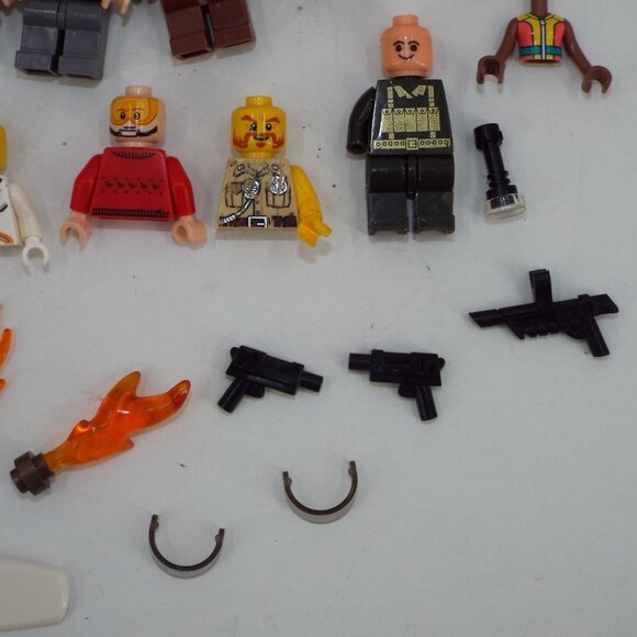 Misc Lego Minifigs And Pieces Lot #495 - Picture 4 of 6